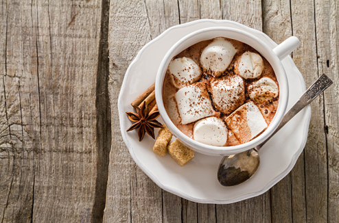 Recette Chocolat chaud de Noël à la guimauve facile