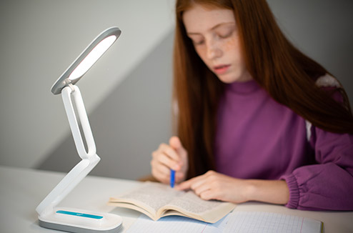 Lili, la lampe qui aide les dyslexiques à lire plus facilement