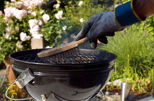 5 astuces pour nettoyer une grille barbecue facilement