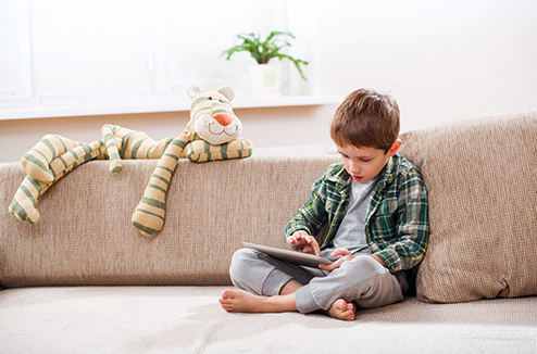 Ecrans : comment faire (re)prendre les bonnes habitudes à vos enfants 