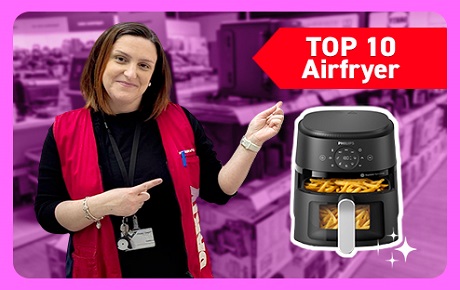 Vendeuse Darty montre un airfryer