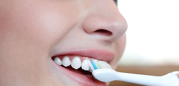 Brosser ses dents au quotidien permet de réduire le tartre