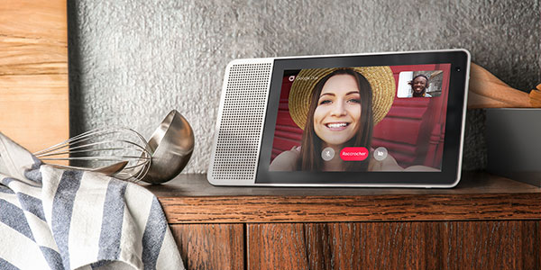 Converser avec vos proches grâce au Smart Display de Lenovo