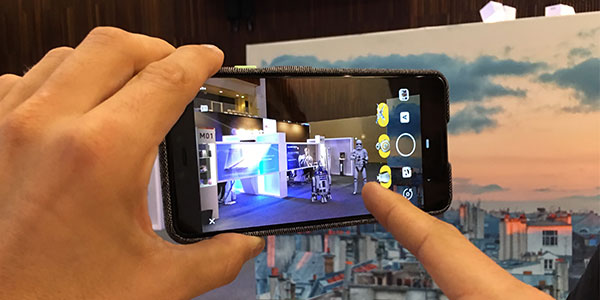 Le Google Pixel 3 en mode photo utilisant la réalité virtuelle