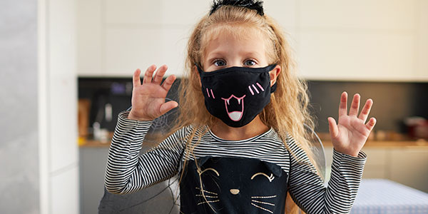Conseils pour aider à introduire les masques faciaux aux jeunes