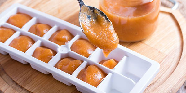 Utilisez vos bacs à glaçons pour congeler des compotes ou purées !