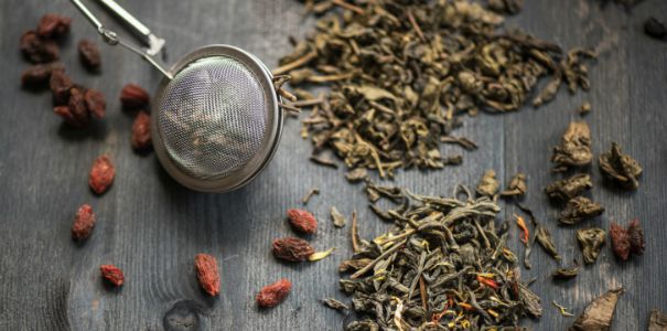 Comptez environ 2 grammes de thé en vrac pour une tasse