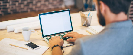 internaute consultant le forum de la communaut� SAV Darty 